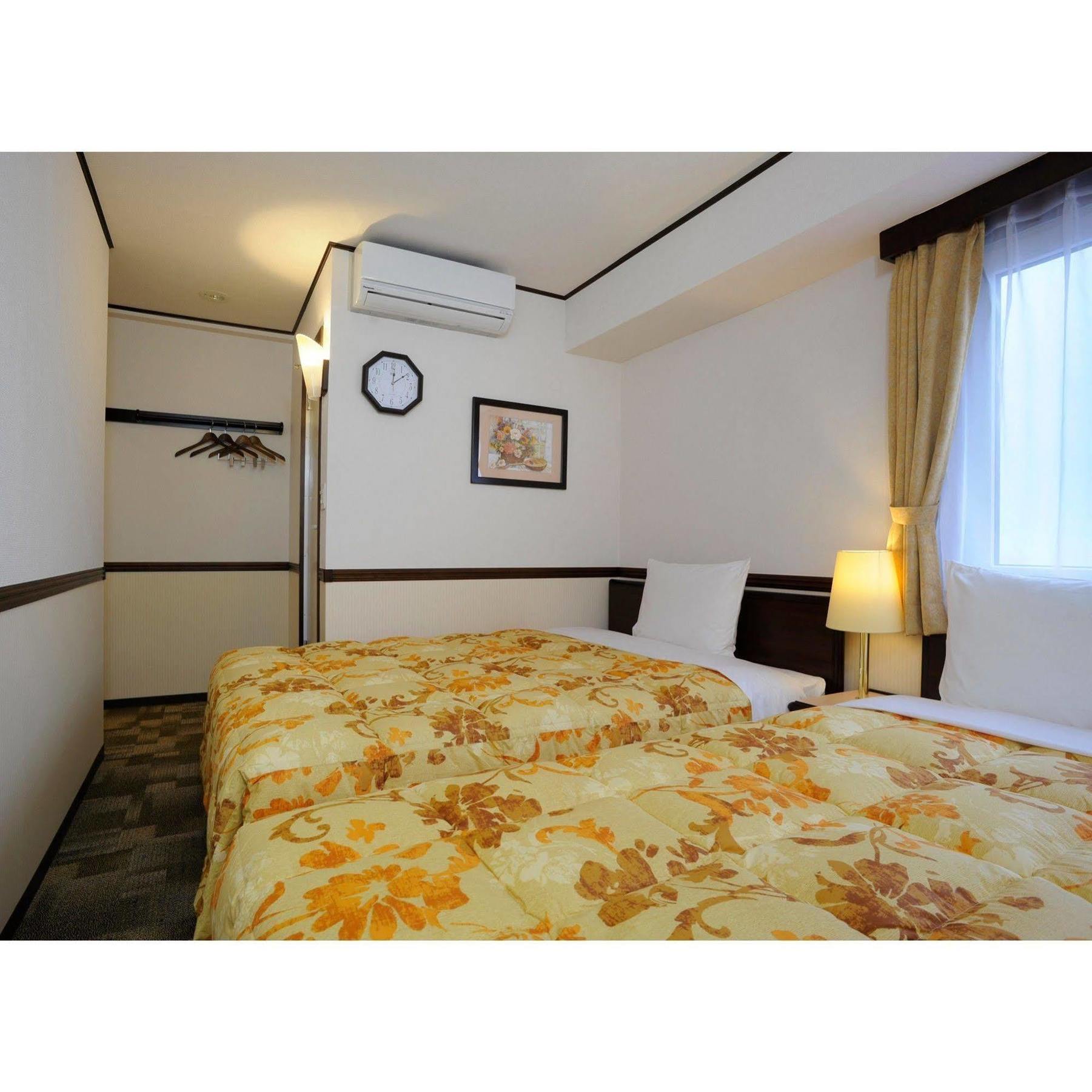 Toyoko Inn Nagoya-Eki Sakuradori-Guchi Honkan Esterno foto
